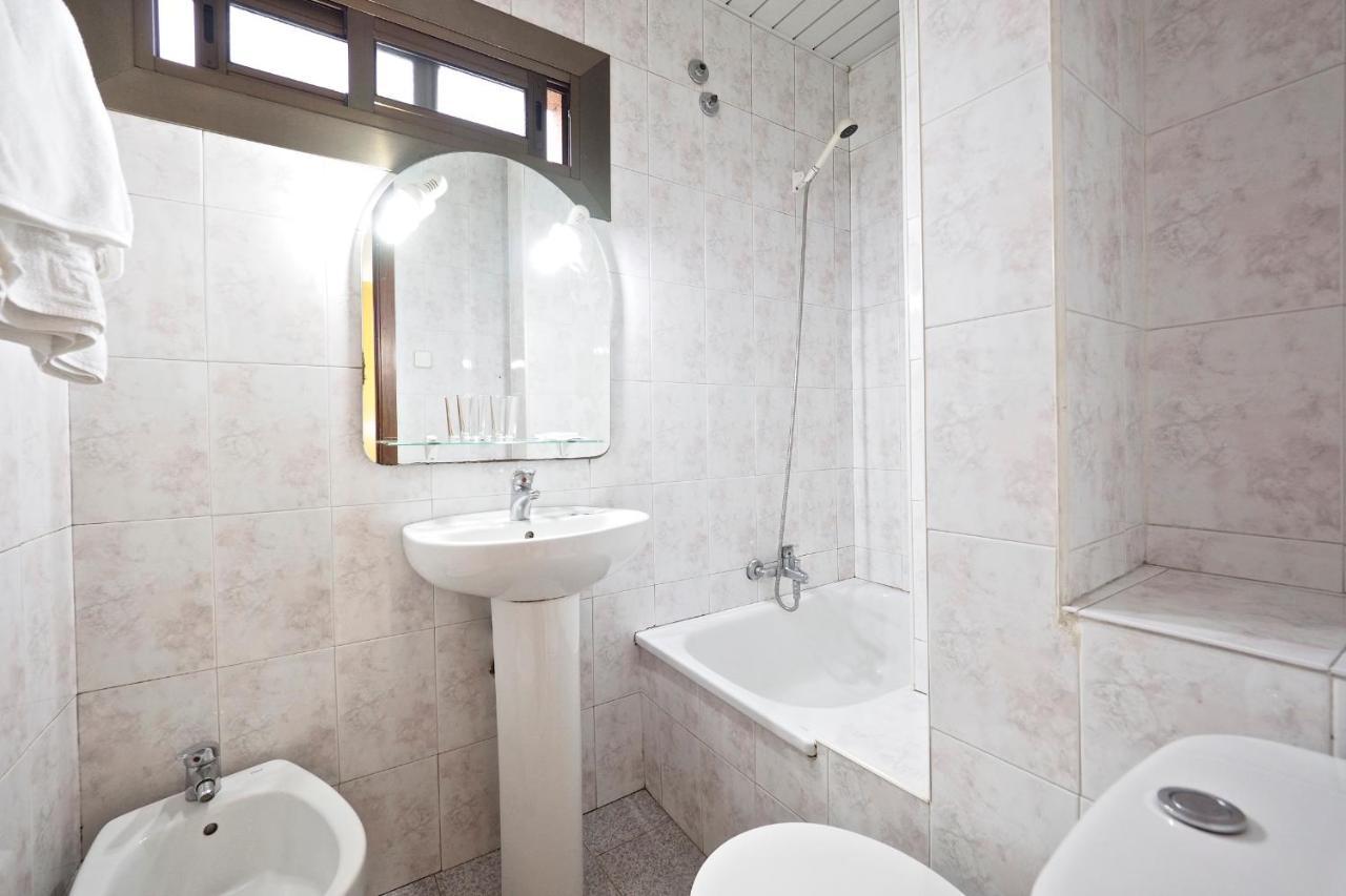 Hostal Ballestero Barcelona Zewnętrze zdjęcie