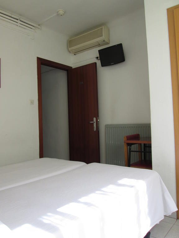 Hostal Ballestero Barcelona Zewnętrze zdjęcie